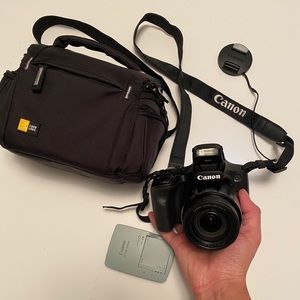 Canon PowerShot SX530 HS camera and bag bundle